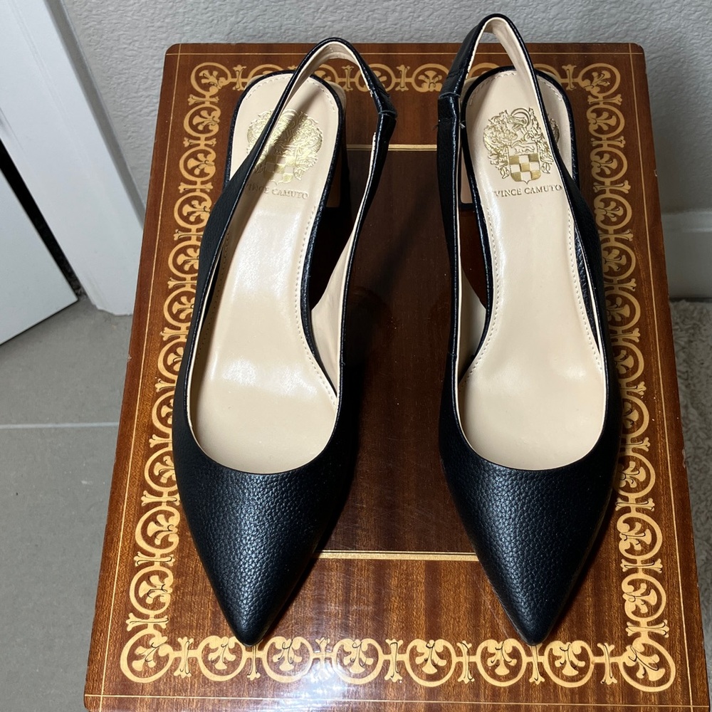 Vince Camuto  8  Black NWOT leather heels